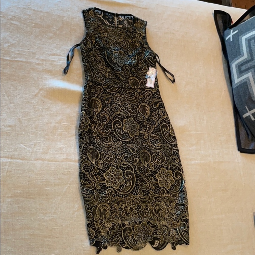 MIDI LACE DRESS NWT